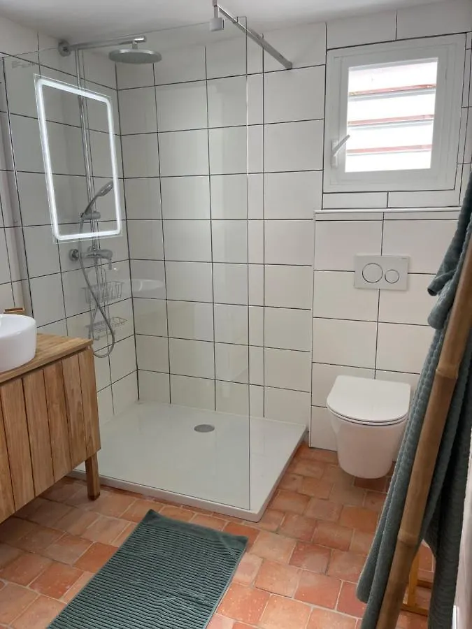 La Villa Kawana A 5 Minutes A Pied De La Plage レザンセス・ダルレット